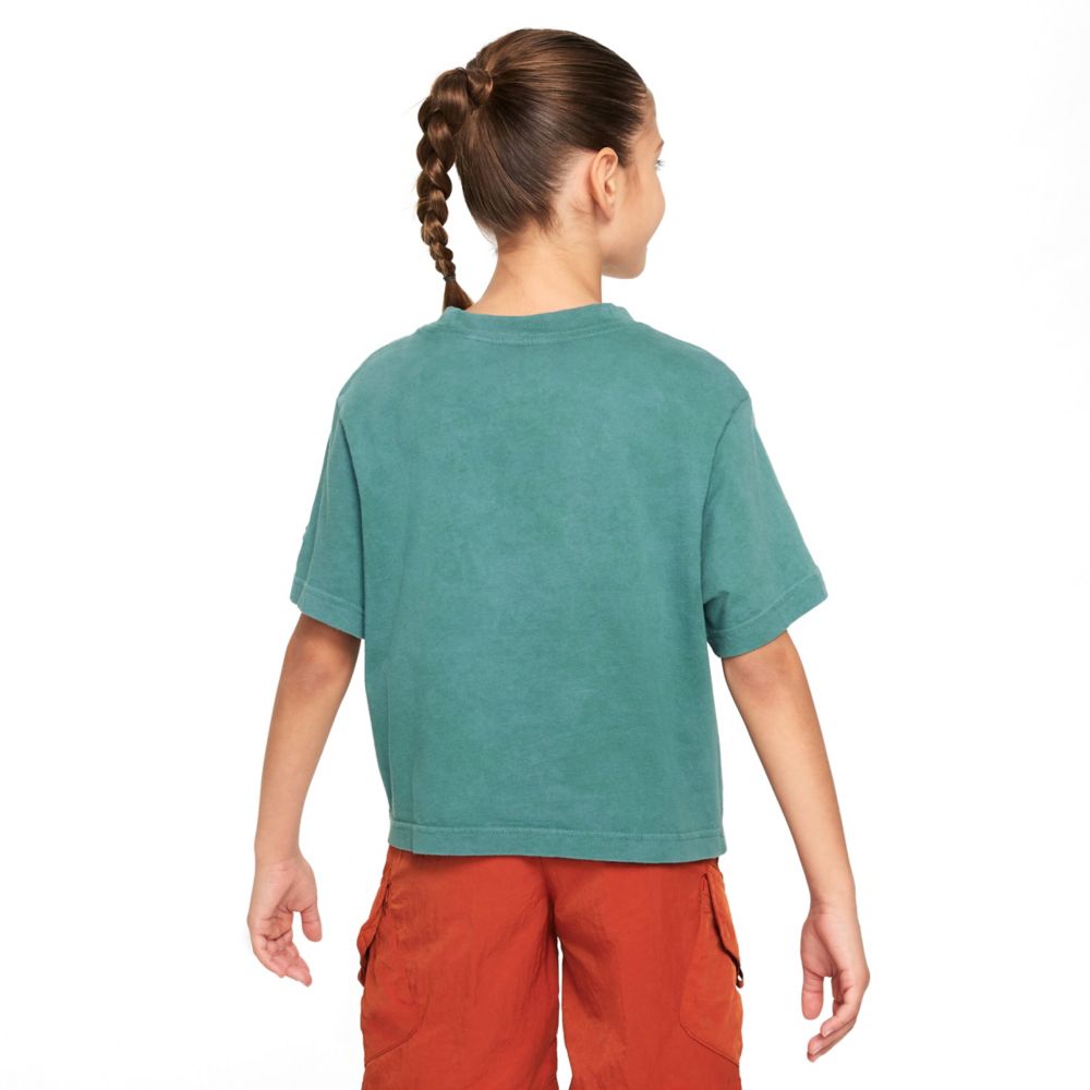 Sportswear T-Shirt (Big Kid)